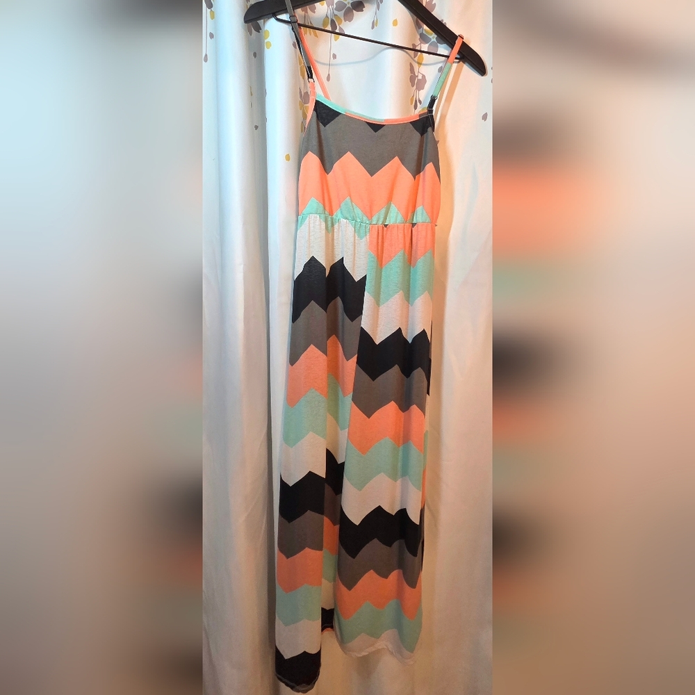 Chevron Patterned Maxi‎ Skirt-size Small - Picture 5 of 7